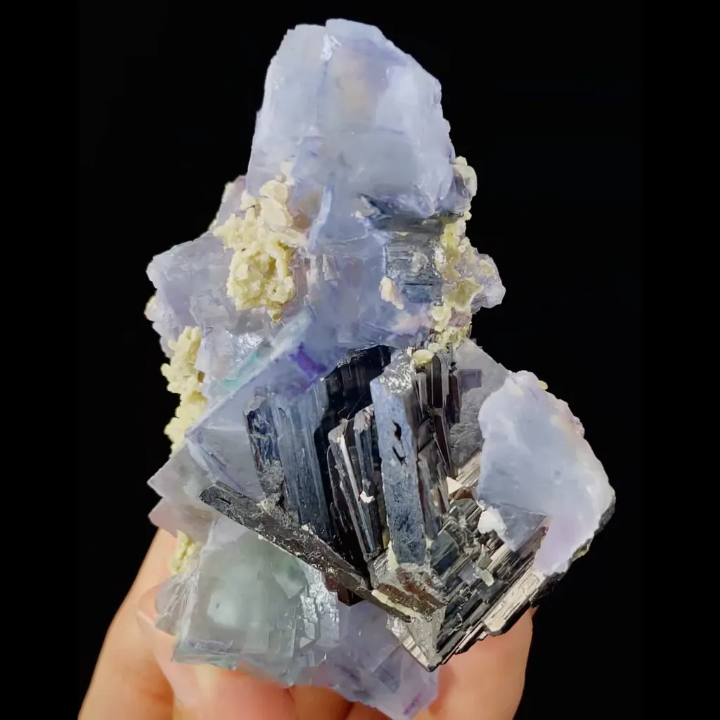 Natural Blue Cubic Fluorite and Black Wolframite Symbiosis comes from Yaogangxian,Hunan 60*85*35MM - image 3