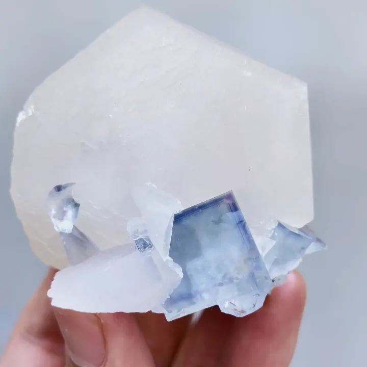Natural Blue Cubic Fluorite and Calcite Symbiosis comes from Yaogangxian,Hunan 55*75*50MM image