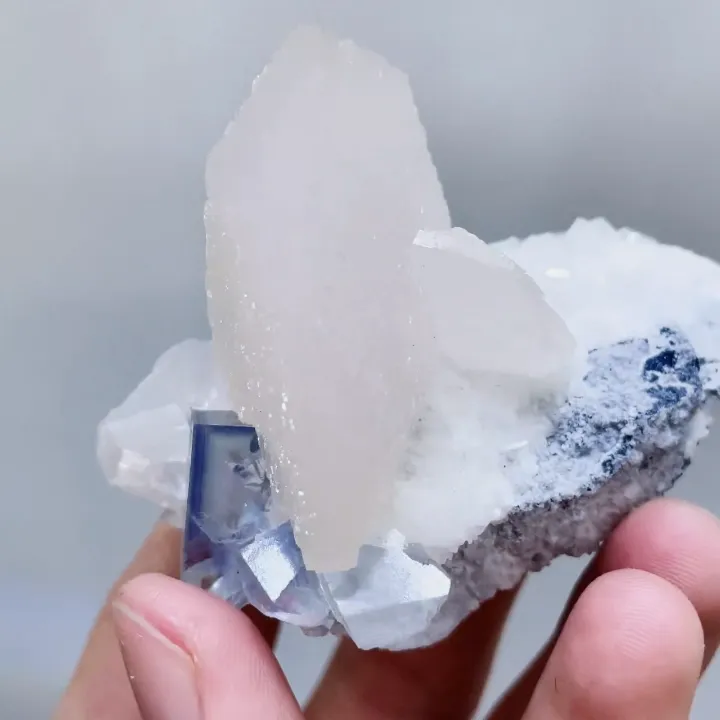 Natural Blue Cubic Fluorite and Calcite Symbiosis comes from Yaogangxian,Hunan 55*75*50MM - image 3