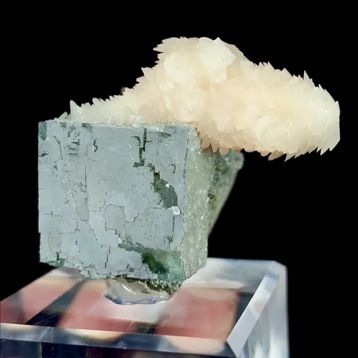 Natural Blue Cubic Fluorite and Calcite with Clear Quartz Cluster, Mineral Specimen:Yaogangxian,Hunan (50*45*40MM) image