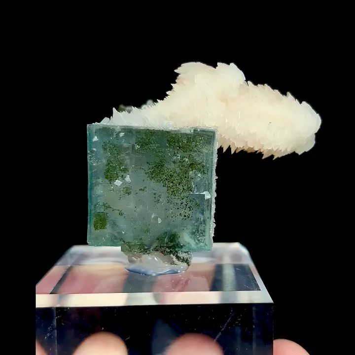 Natural Blue Cubic Fluorite and Calcite with Clear Quartz Cluster, Mineral Specimen:Yaogangxian,Hunan (50*45*40MM) - image 5