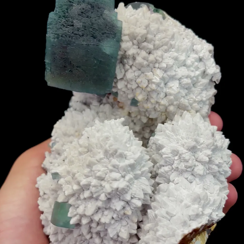 Natural Blue Cubic Fluorite and Candle Crystal Mineral Specimen,High Quality Specimen,INNER MONGOLIA,CHINA(151*100*82mm) - image 3