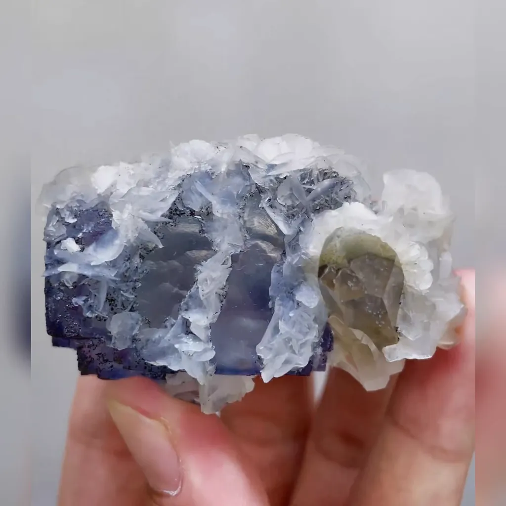 Natural Blue Cubic Fluorite and Flaky Calcite and Cacite Symbiosis comes from Yaogangxian,Hunan 35*60*30MM - image 7