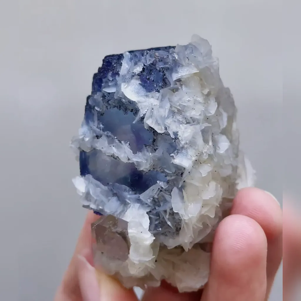 Natural Blue Cubic Fluorite and Flaky Calcite and Cacite Symbiosis comes from Yaogangxian,Hunan 35*60*30MM image