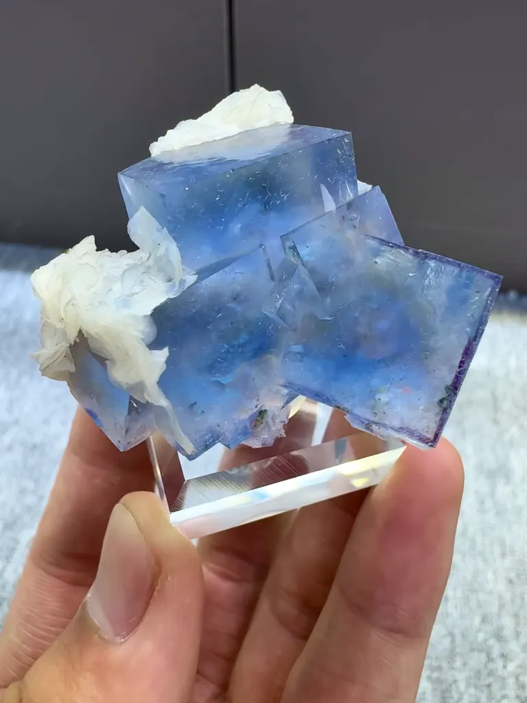 Natural Blue Cubic Fluorite and Flaky Calcite Coexist comes from Yindu,Neimenggu 40*35*20MM - image 3