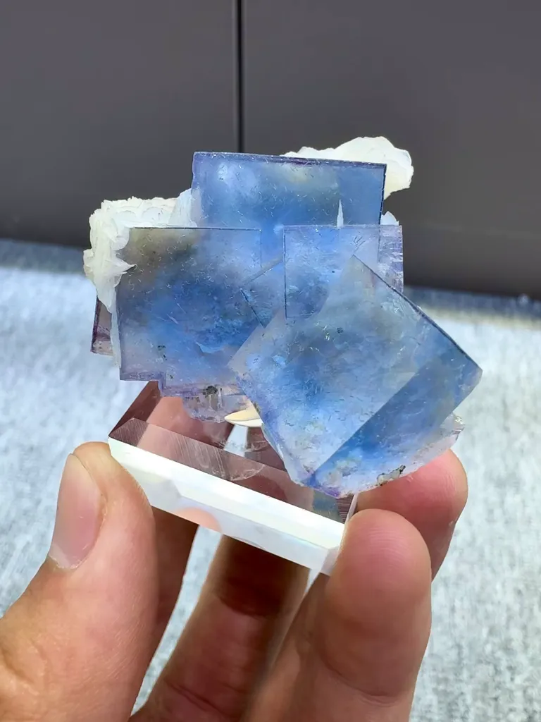Natural Blue Cubic Fluorite and Flaky Calcite Coexist comes from Yindu，Neimenggu 40*35*20MM image