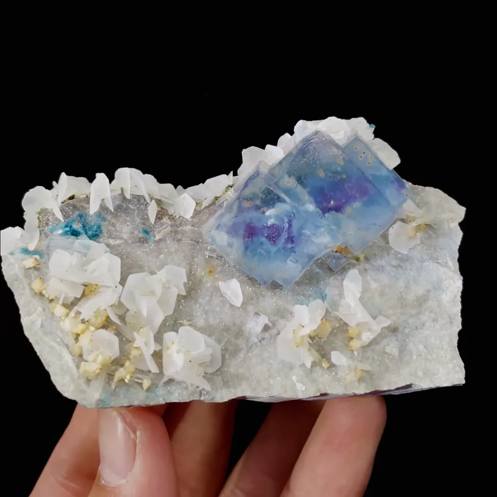 Natural Blue Cubic Fluorite and Flaky Calcite Symbiosis comes from Yaogangxian,Hunan 90*50*35MM - image 4