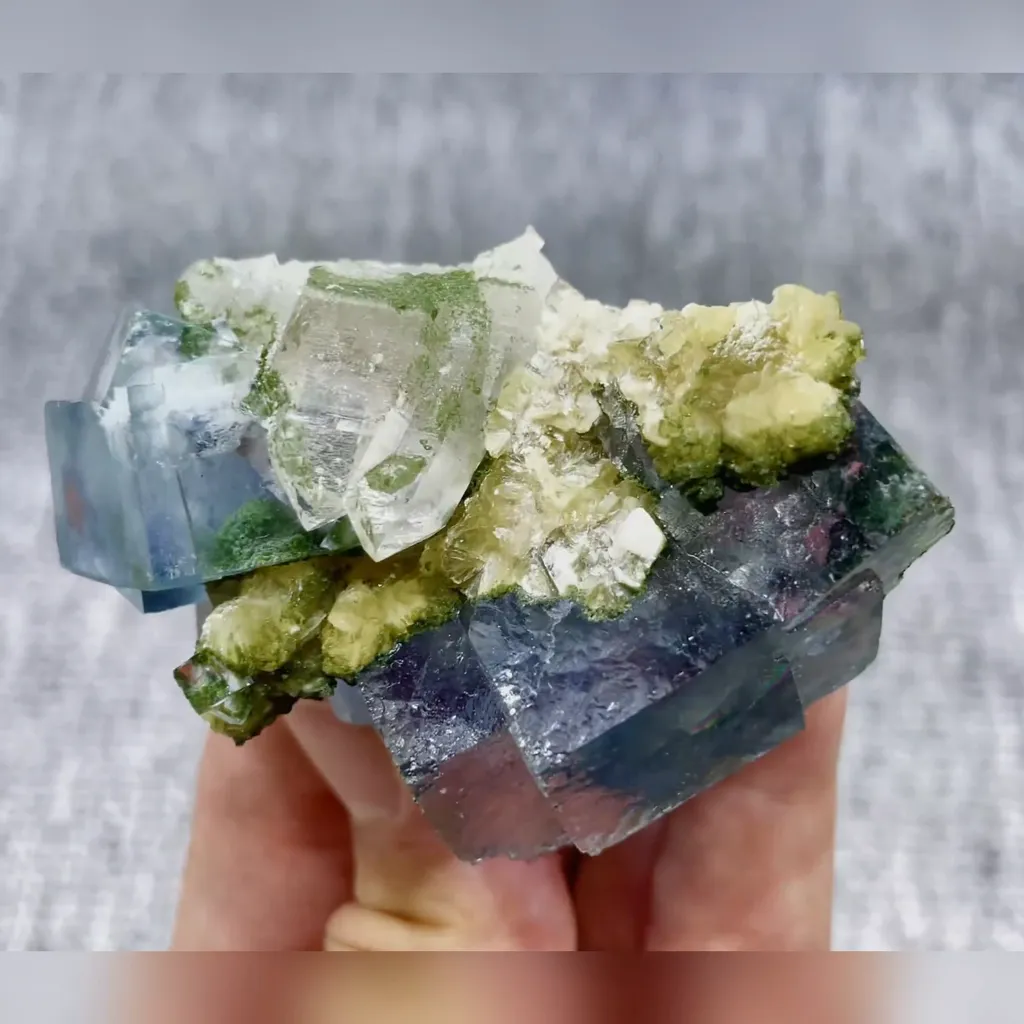 Natural Blue Cubic Fluorite and Quartz and Mica Symbiosis comes from Yaogangxian,Hunan 65*40*35MM - image 4