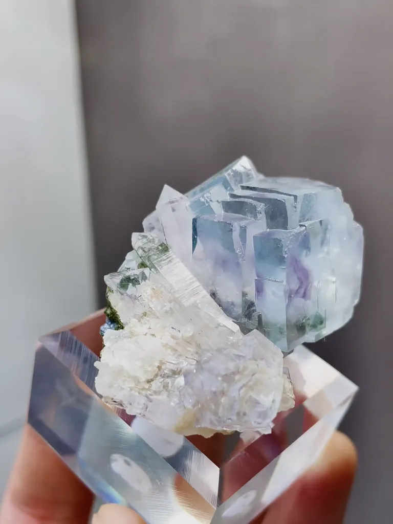 Natural Blue Cubic Fluorite and Quartz coexist comes from Yagangxian,Hunan 50*30*25MM - image 3