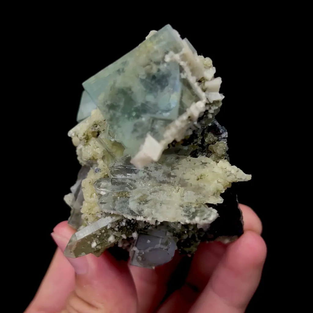 Natural Blue Cubic Fluorite and Quartz Mineral Specimen,High Quality Specimen,YAO GANG XIAN,HUNAN,CHINA(65*70*45mm) - image 3