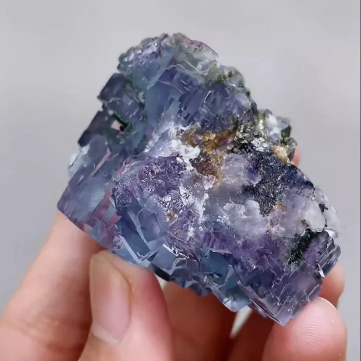 Natural Blue Cubic Fluorite and Quartz, Mineral Specimens: Yaogangxian,Hunan (40*45*40mm) - image 5