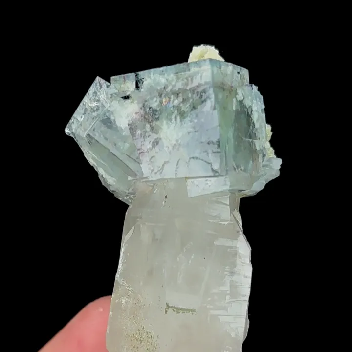 Natural Blue Cubic Fluorite and Quartz, Mineral Specimen:Yaogangxian,Hunan (25*70*20MM) - image 2
