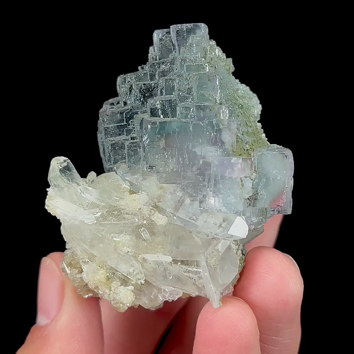 Natural Blue Cubic Fluorite and Quartz, Mineral Specimen:Yaogangxian,Hunan (40*55*45MM) - image 2
