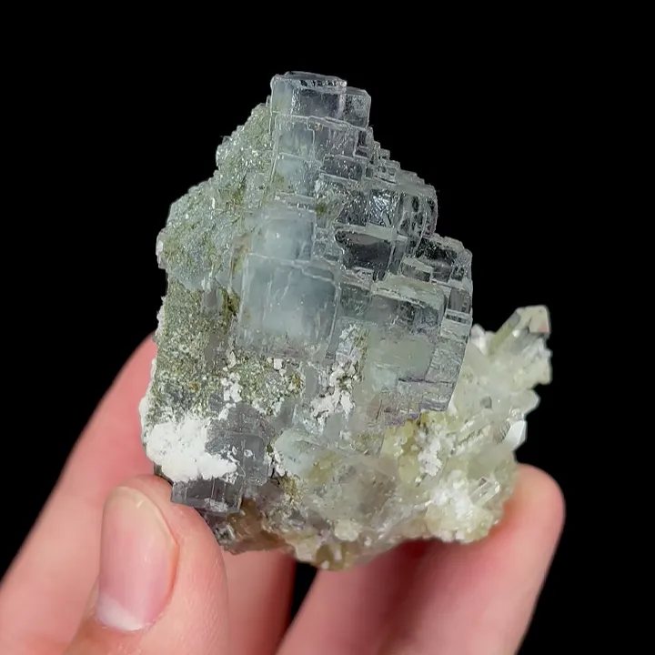 Natural Blue Cubic Fluorite and Quartz, Mineral Specimen:Yaogangxian,Hunan (40*55*45MM) - image 3