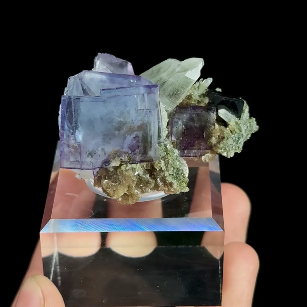 Natural Blue Cubic Fluorite and Quartz, Mineral Specimen:Yaogangxian,Hunan (45*30*25MM) - image 5