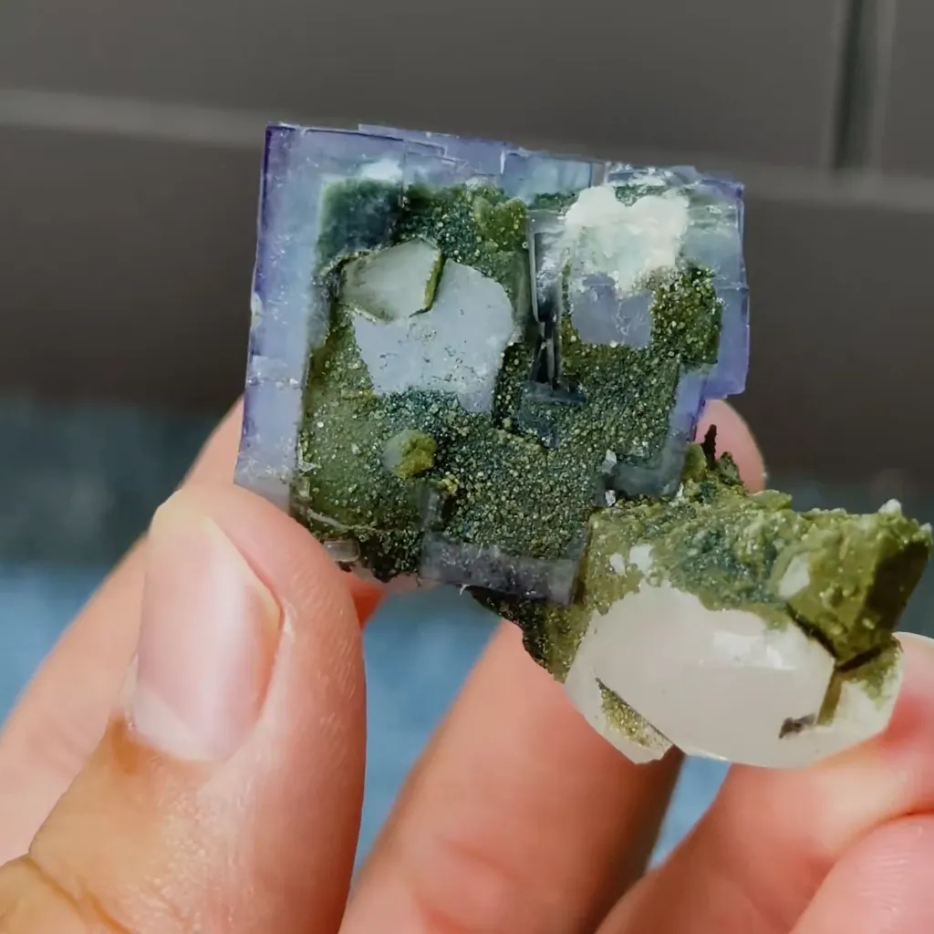 Natural Blue Cubic Fluorite and Quartz Symbiosis comes from Yaogangxian,Hunan 30*30*30MM - image 2