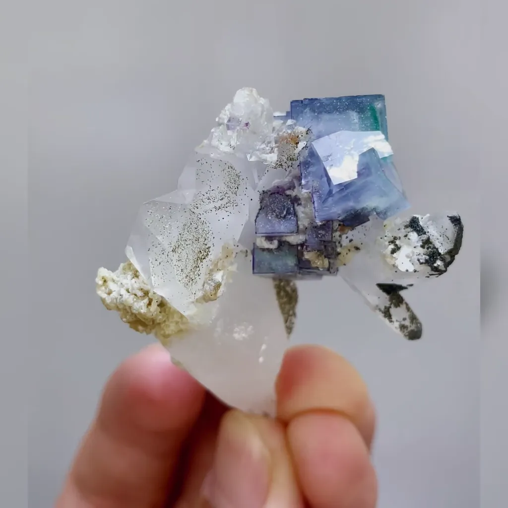Natural Blue Cubic Fluorite and Quartz Symbiosis comes from Yaogangxian,Hunan 40*60*25MM - image 4