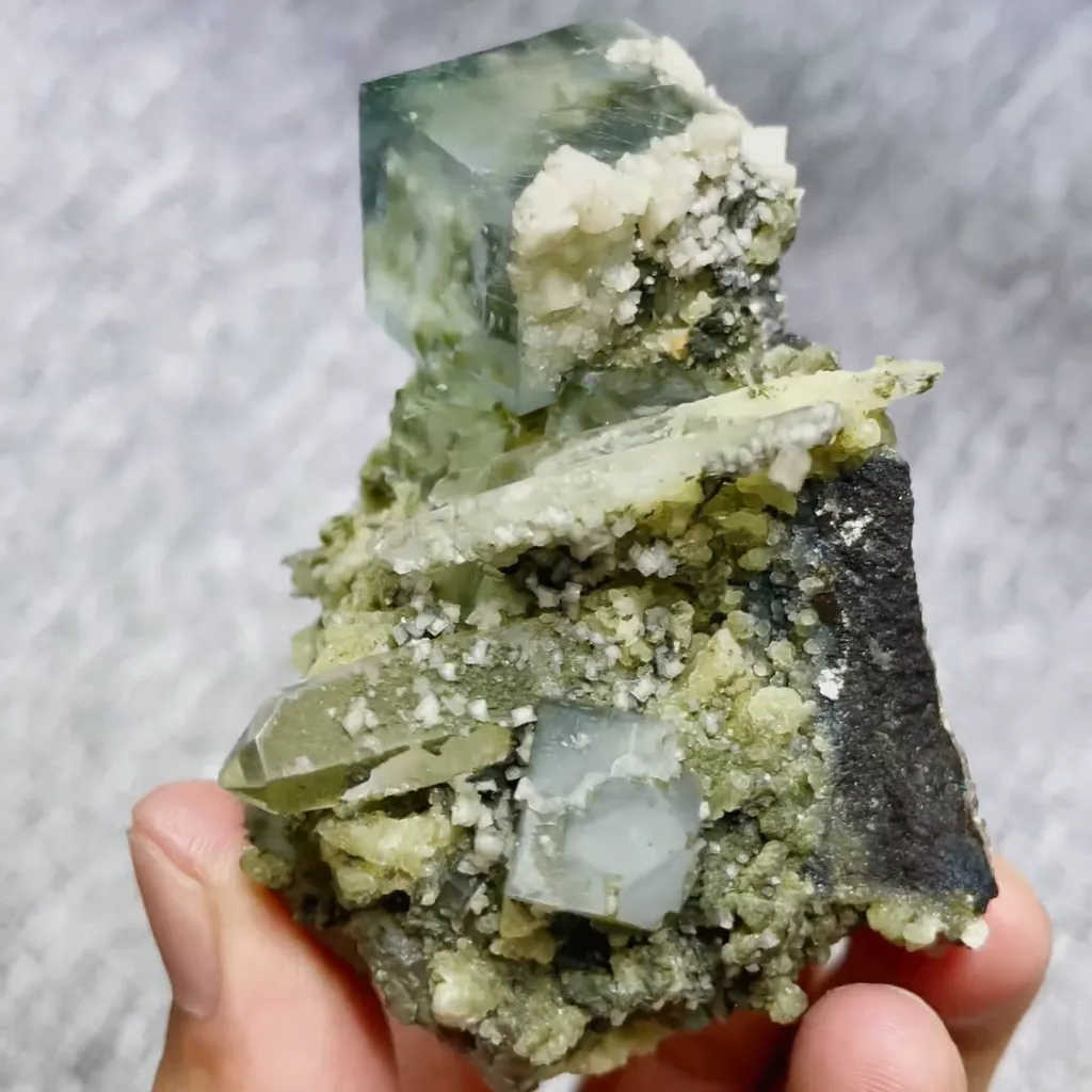 Natural Blue Cubic Fluorite and Quartz Symbiosis comes from Yaogangxian,Hunan 65*70*45MM - image 4