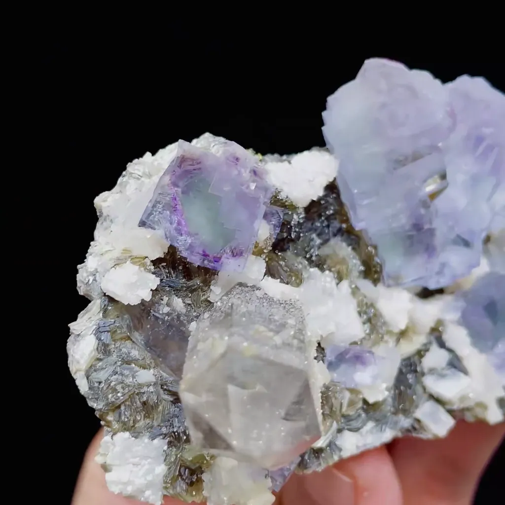 Natural Blue Cubic Fluorite and Quartz Tower Symbiosis comes from Yaogangxian,Hunan 100*50*30MM - image 4