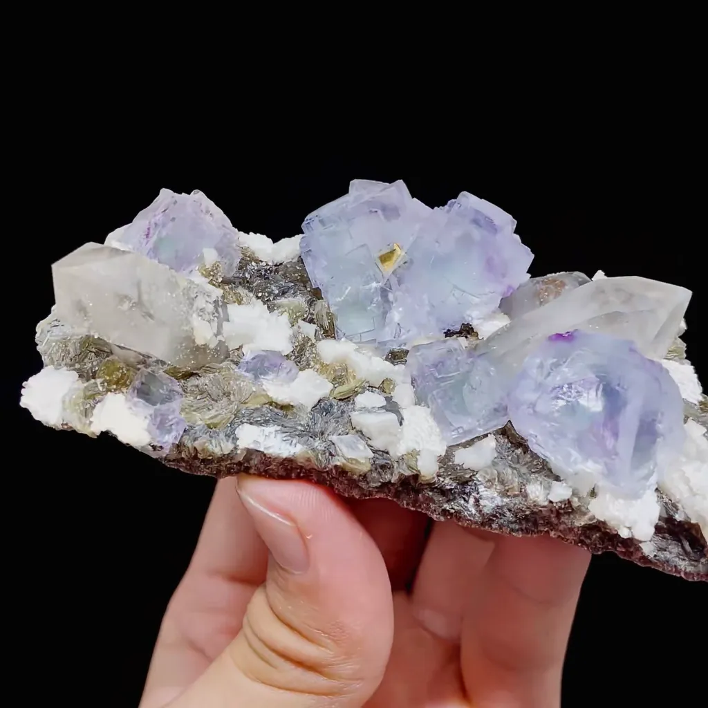 Natural Blue Cubic Fluorite and Quartz Tower Symbiosis comes from Yaogangxian,Hunan 100*50*30MM - image 2