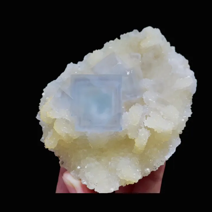 Natural Blue Cubic Fluorite and Quartz,Mineral Specimen:Yaogangxian,Hunan (95*80*40MM) image