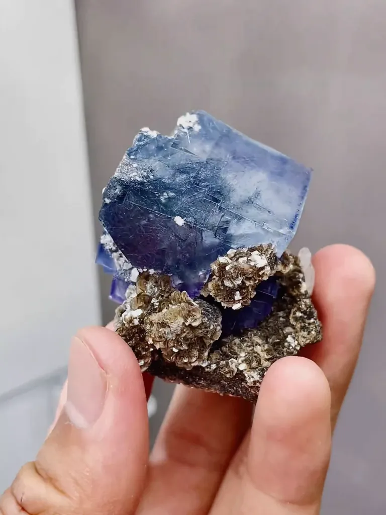 Natural Blue Cubic Fluorite coexists with Jamstenite and Mica comes from Yaogangxian,Hunan 50*60*40MM - image 3
