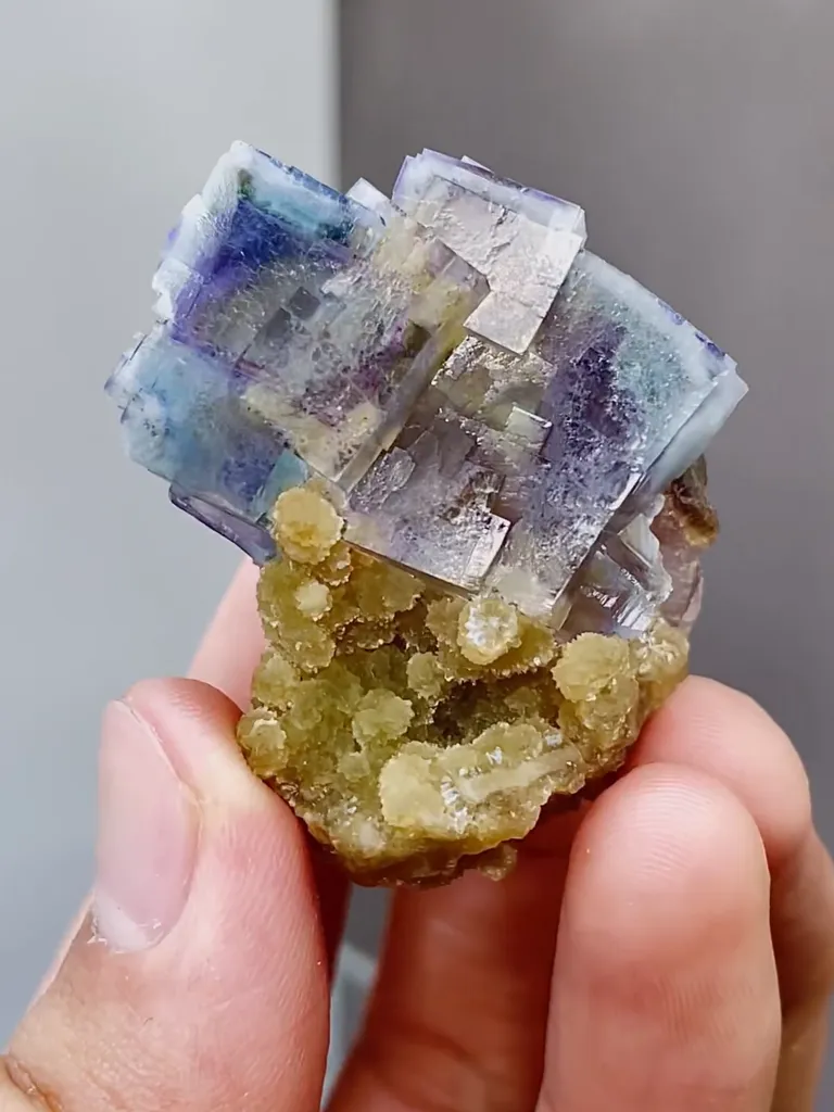 Natural Blue Cubic Fluorite coexists with Mica comes from Yaogangxian,Huann 30*40*30MM - image 2