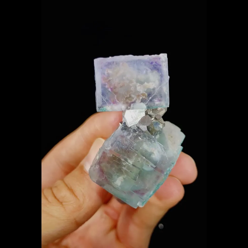 Natural Blue Cubic Fluorite comes from Yaogangxian,Hunan 40*25*75MM - image 2
