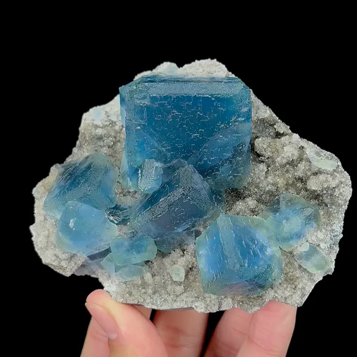 Natural Blue Cubic Fluorite, Mineral Specimen: Inner Mongolia,China (105*85*45MM) image