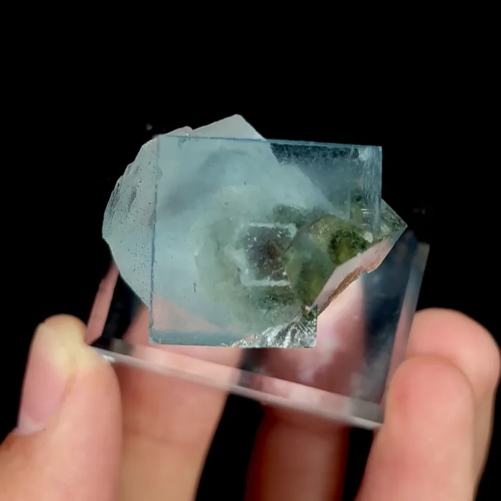 Natural Blue Cubic Fluorite, Mineral Specimen: Yaogangxian,Hunan (30*30*20MM) - image 3