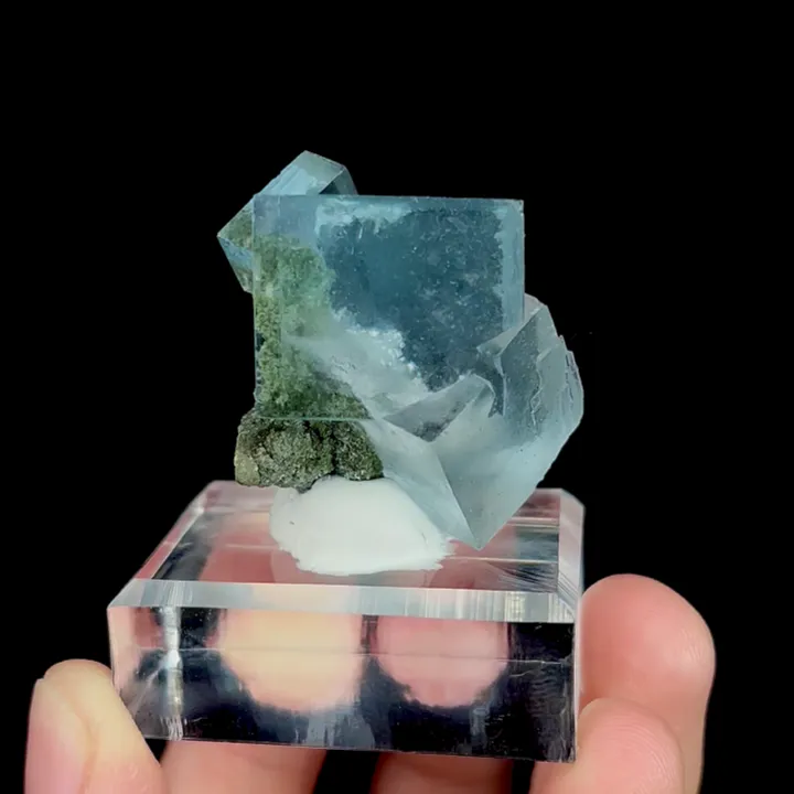 Natural Blue Cubic Fluorite, Mineral Specimen: Yaogangxian,Hunan (30*30*20MM) image
