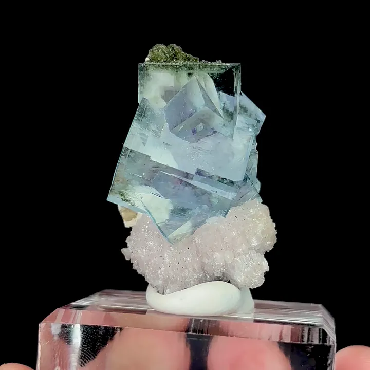 Natural Blue Cubic Fluorite, Mineral Specimen:Yaogangxian,Hunan (25*35*15MM) - image 4