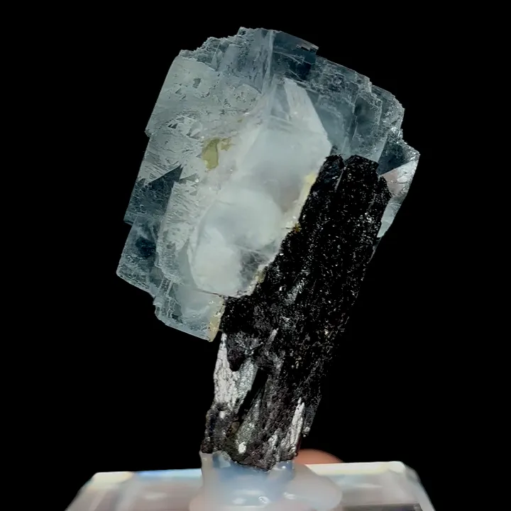 Natural Blue Cubic Fluorite, Mineral Specimen:Yaogangxian,Hunan (35*30*50MM) - image 4
