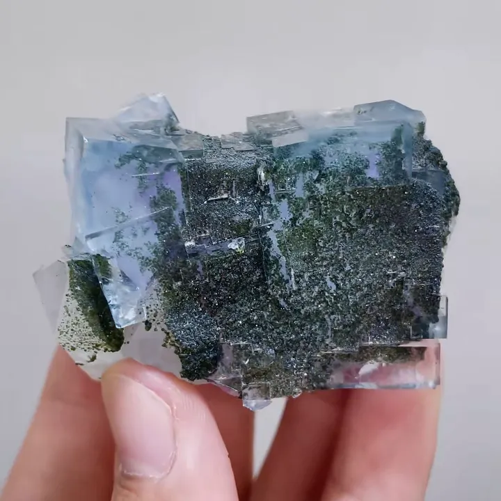 Natural Blue Cubic Fluorite & Quartz, Mineral Specimen: Yaogangxian,Hunan (55*35*25mm) - image 2
