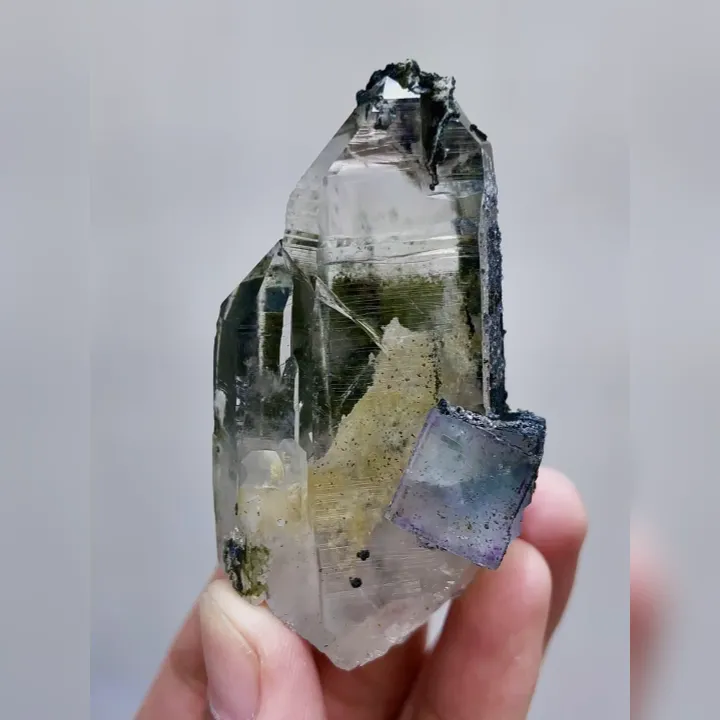 Natural Blue Cubic Fluorite & Quartz, Mineral Specimen:Yaogangxian,Hunan (40*70*30MM) image