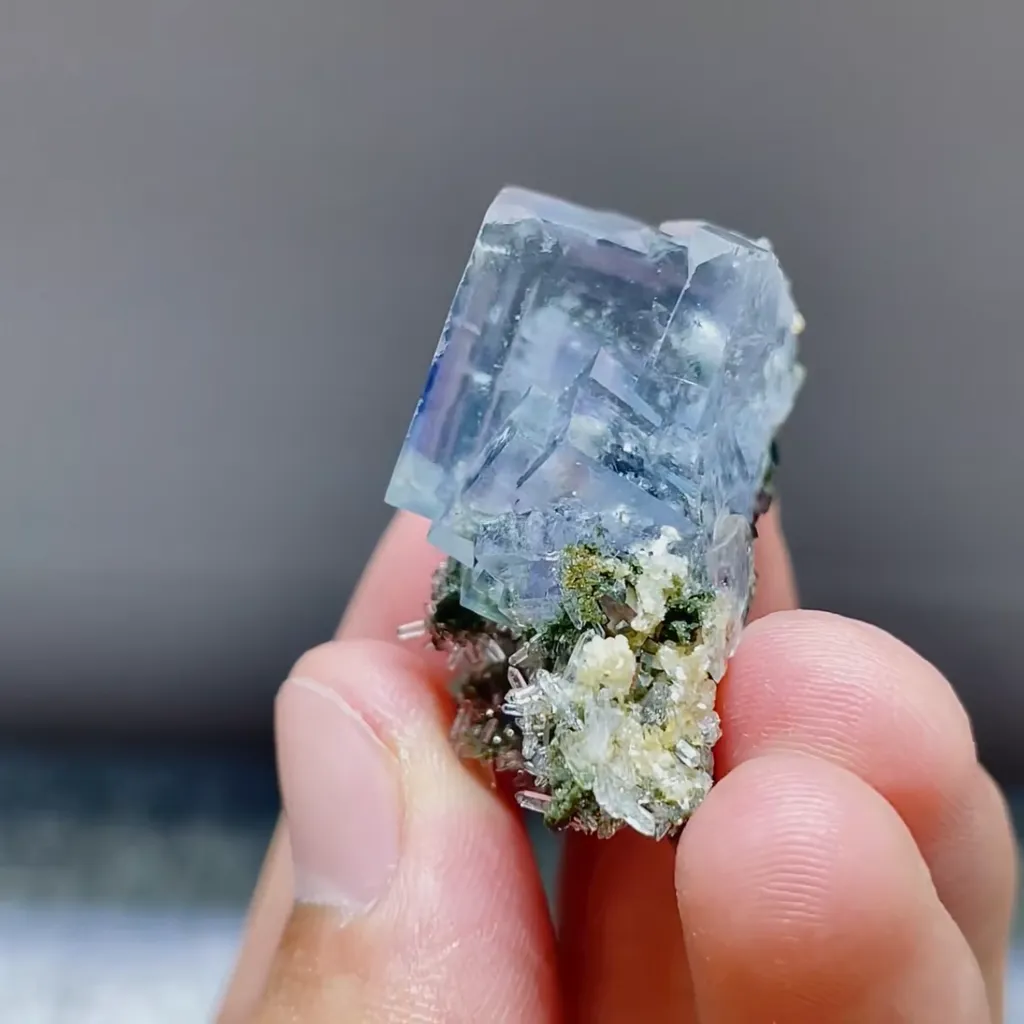 Natural Blue Cubic Fluorite with Arsenopyrite and Quartz Cluster Symbiosis comes from Yaogangxian,Hunan 40*30*20MM - image 3