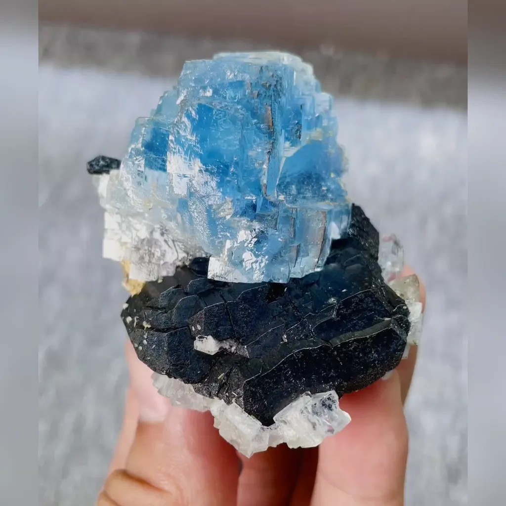 Natural Blue Fluorite and Black Wolframite Symbiosis comes from Yaogangxian,Hunan 45*65*40MM image