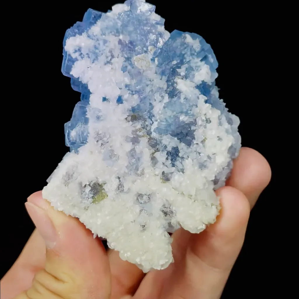Natural Blue Fluorite and Calcite Symbiosis comes from Yaogangxian,Hunan 75*25*55MM - image 4