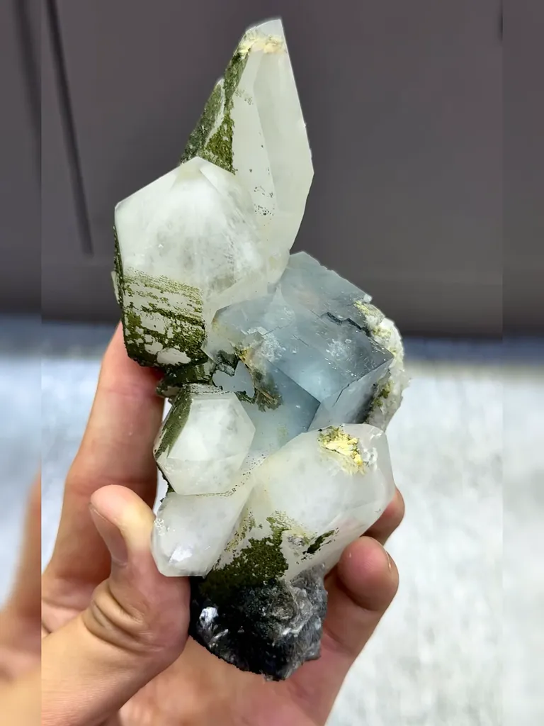 Natural Blue Fluorite and Crystal Coexist comes from Yaogangxian,Hunan  120*60*55MM - image 3
