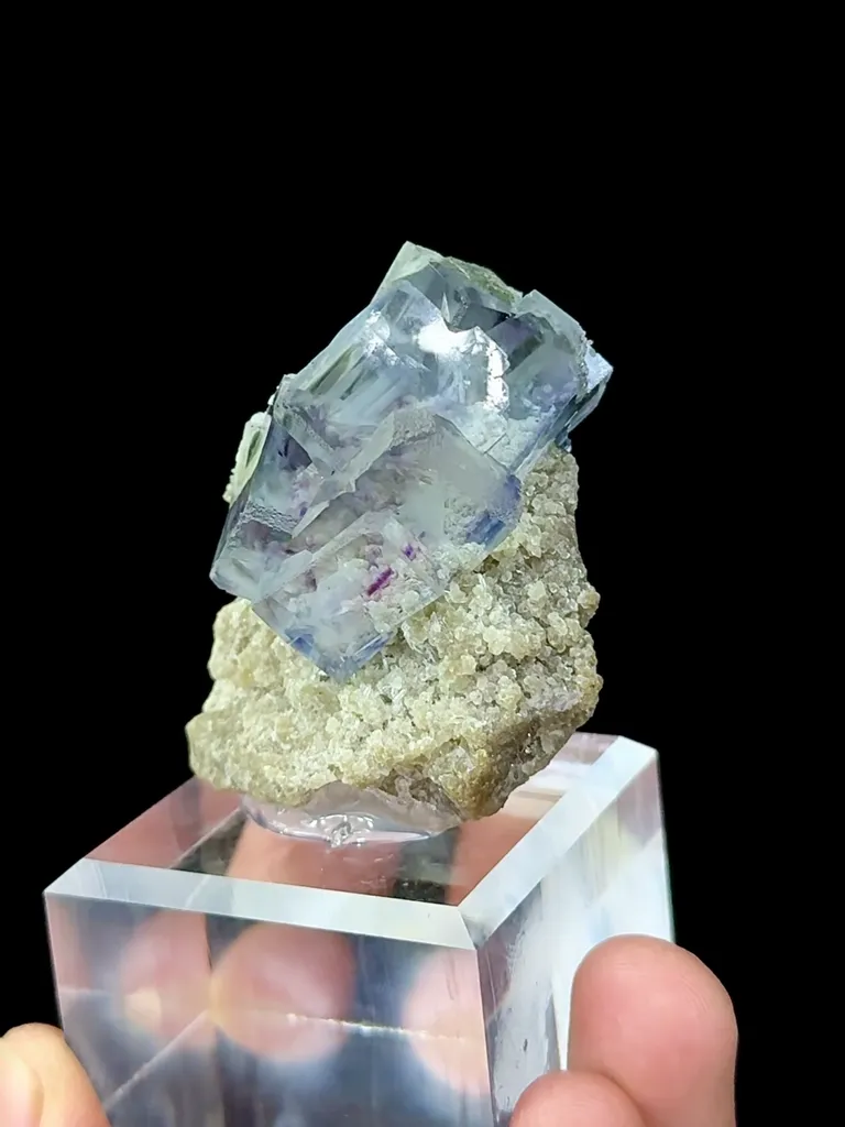 Natural Blue Fluorite and Mica Coexist comes from Yaogangxian, Hunan 35*25*40MM - image 2