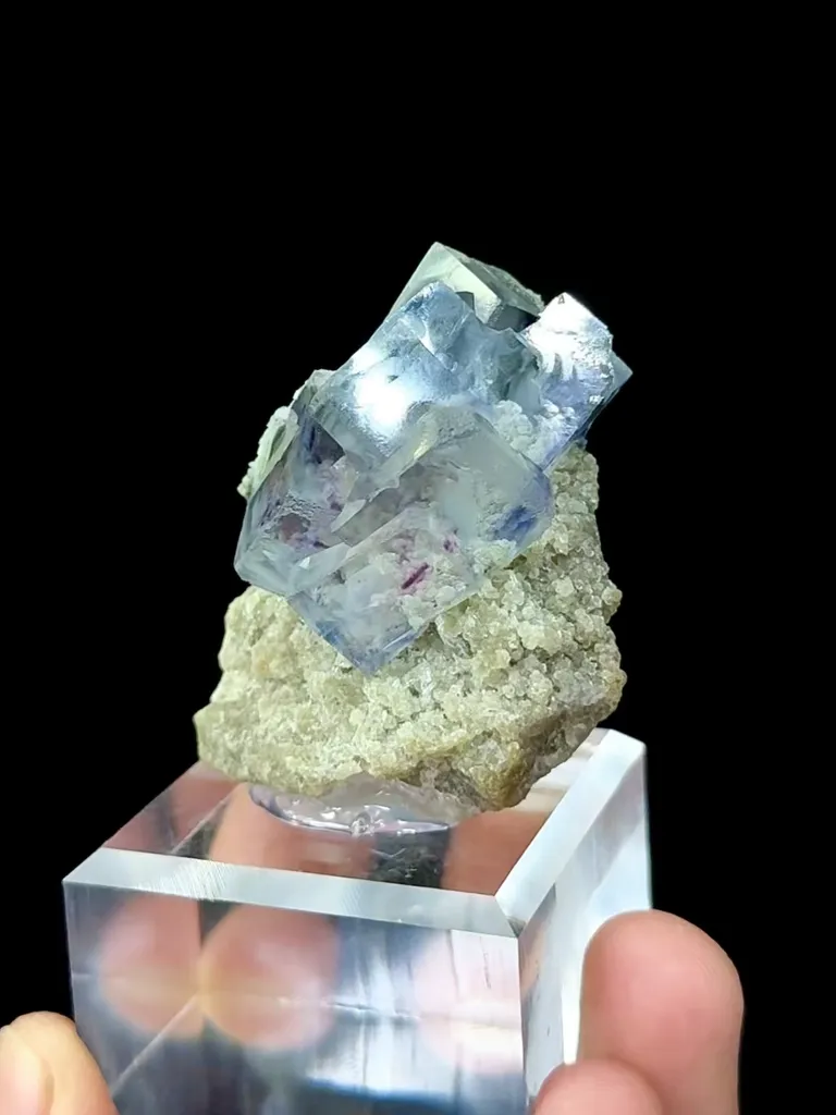 Natural Blue Fluorite and Mica Coexist comes from Yaogangxian, Hunan 35*25*40MM image
