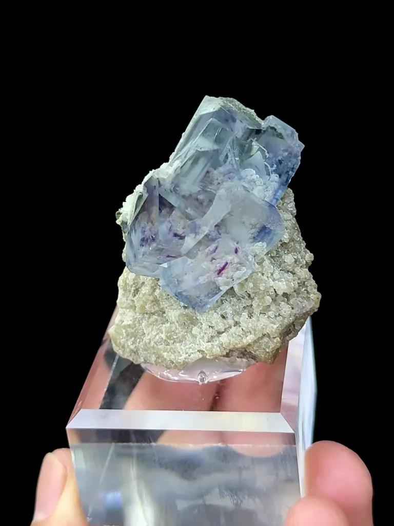 Natural Blue Fluorite and Mica Coexist comes from Yaogangxian, Hunan 35*25*40MM - image 4