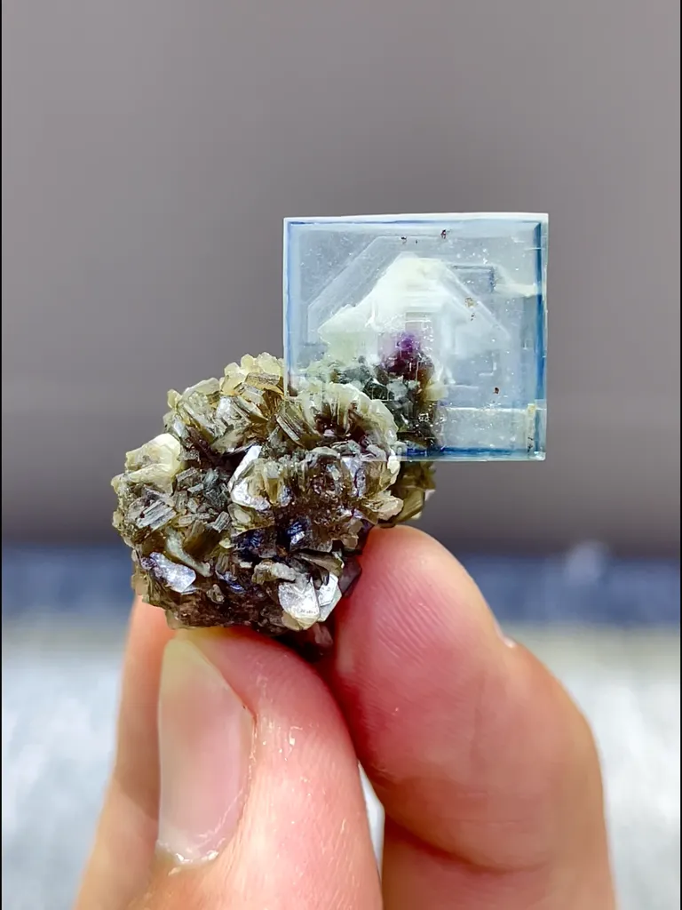 Natural Blue Fluorite and Mica Coexist comes from Yindu,Neimenggu 20*15*30MM - image 6
