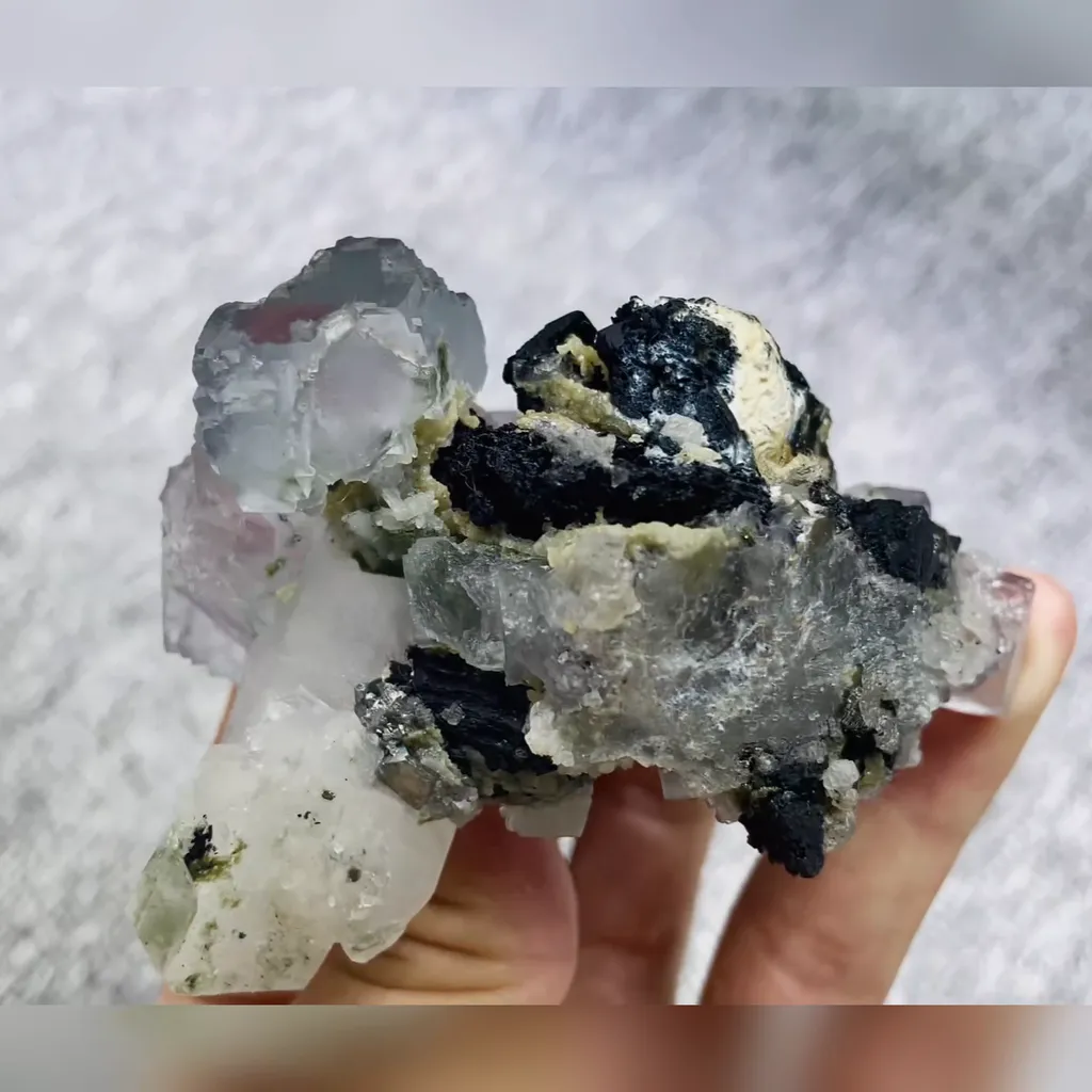 Natural Blue Fluorite and Quartz and Hedenbergite Symbiosis comes from Yaogangxian,Hunan 80*55*50MM - image 6