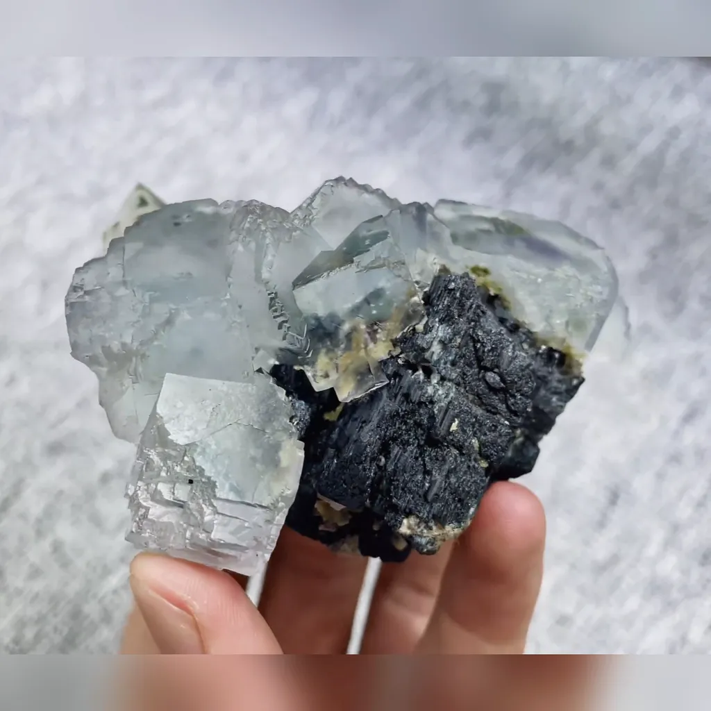 Natural Blue Fluorite and Quartz and Hedenbergite Symbiosis comes from Yaogangxian,Hunan 80*55*50MM - image 3