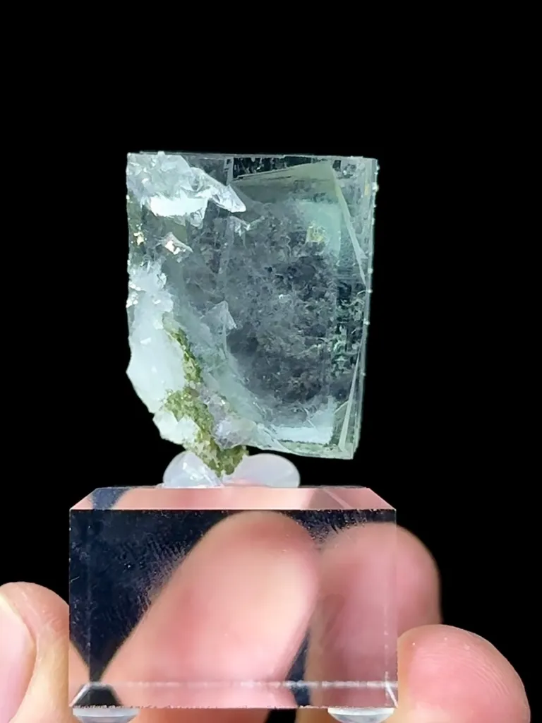 Natural Blue Fluorite and Quartz Coexist comes from Zhejiang 20*15*25MM - image 5