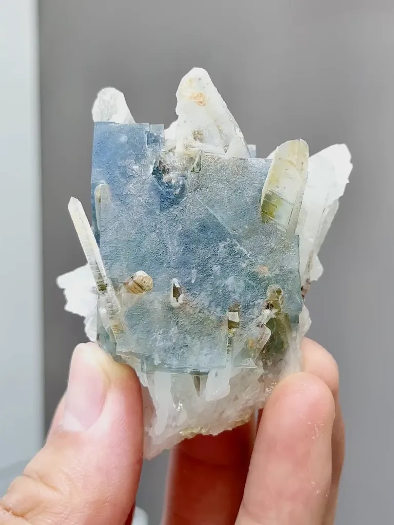 Natural Blue Fluorite and Quartz coexist with Jamstenite comes from Yaogangxian,Hunan 45*40*60MM image