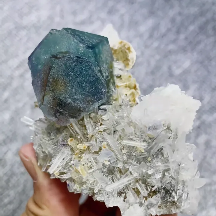 Natural Blue Fluorite and Quartz comes from Fujian,China 80*60*40MM - image 3