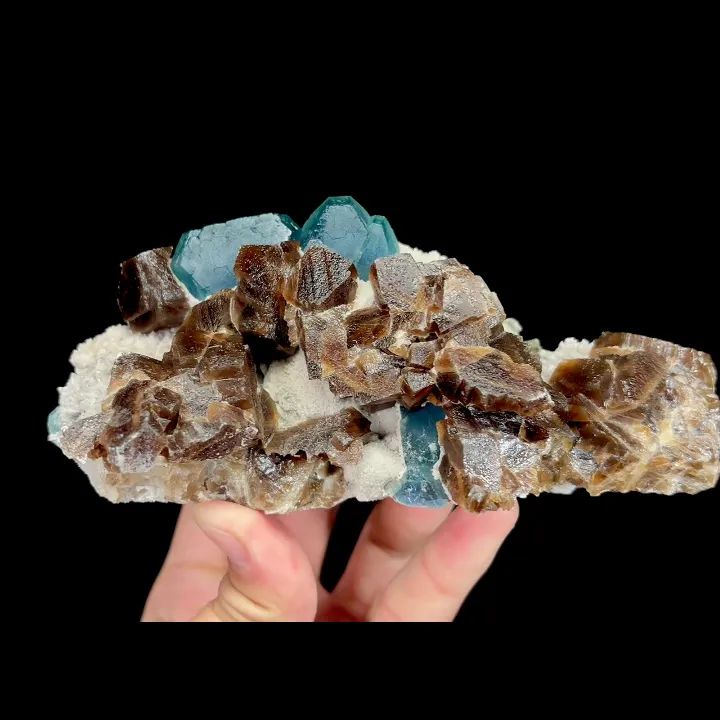 Natural Blue Fluorite and Quartz, Mineral Specimen: Inner Mongolia,China (150*70*55MM) image