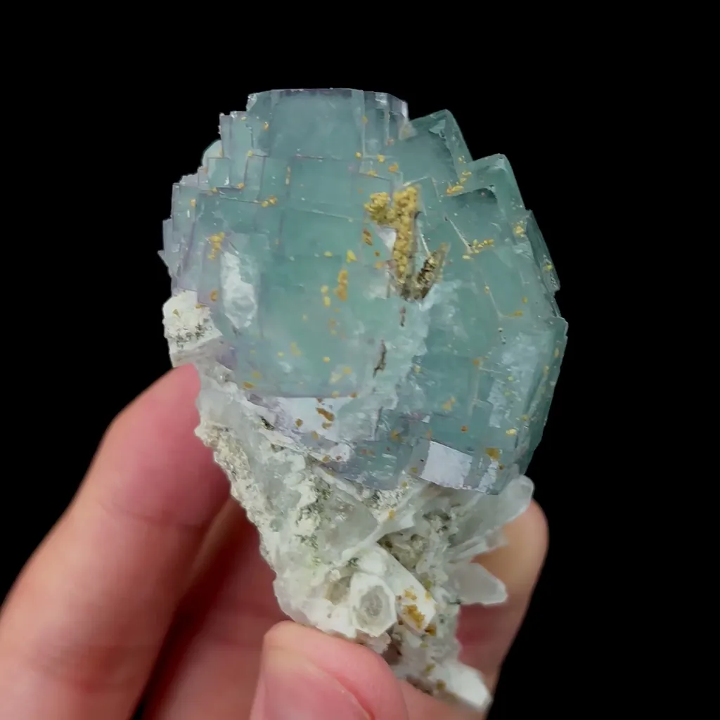 Natural Blue Fluorite and Quartz Mineral Specimen,High Quality Specimen,YAO GANG XIAN,HUNAN,CHINA(40*70*35mm) image